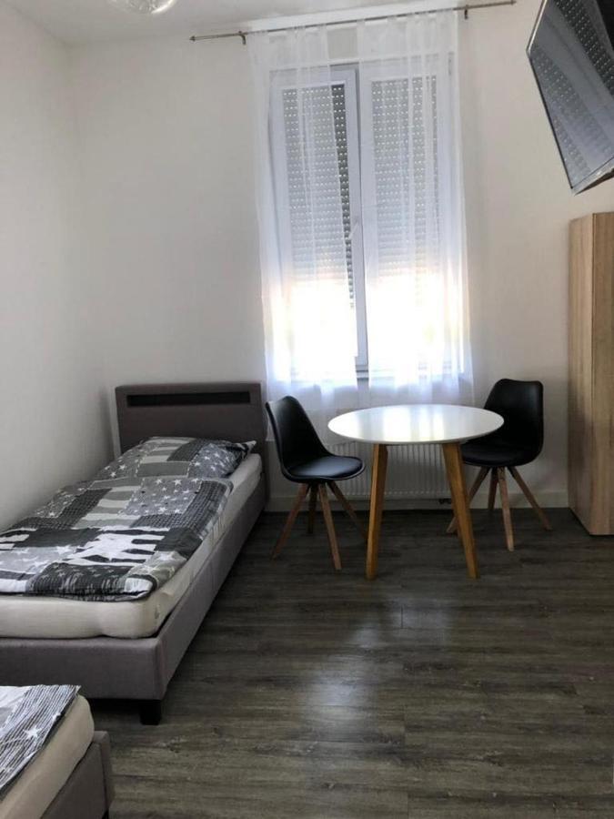 Godorfer Burg Monteuer Zimmer Wesseling Exteriér fotografie